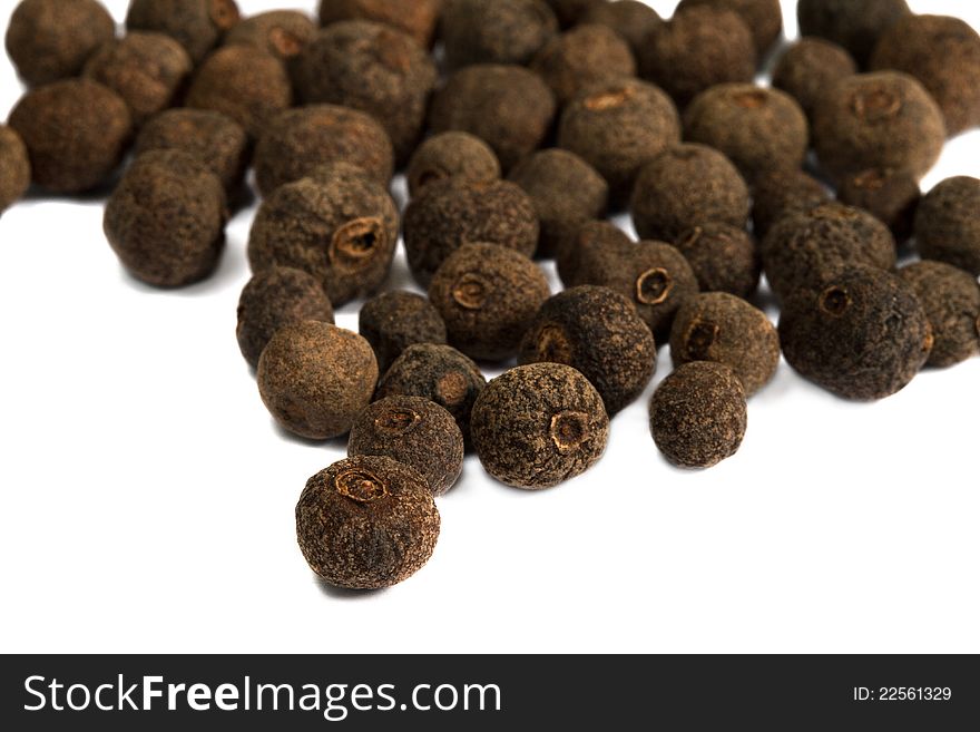 Allspice (Jamaica pepper) isolated on white