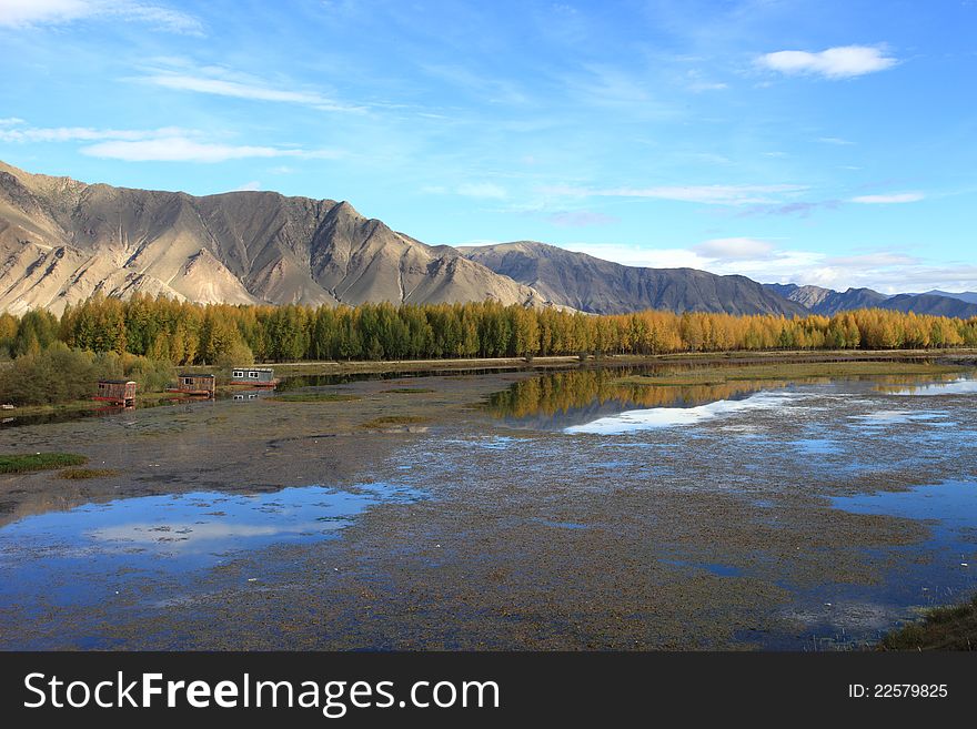 The Kyi river alias Lhasa river is a northern tributary of the Yarlung Zangbo in Tibet. The Kyi river alias Lhasa river is a northern tributary of the Yarlung Zangbo in Tibet.