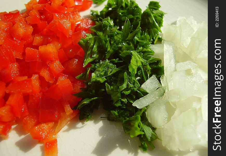 Salad made of pepper, parsley and onion