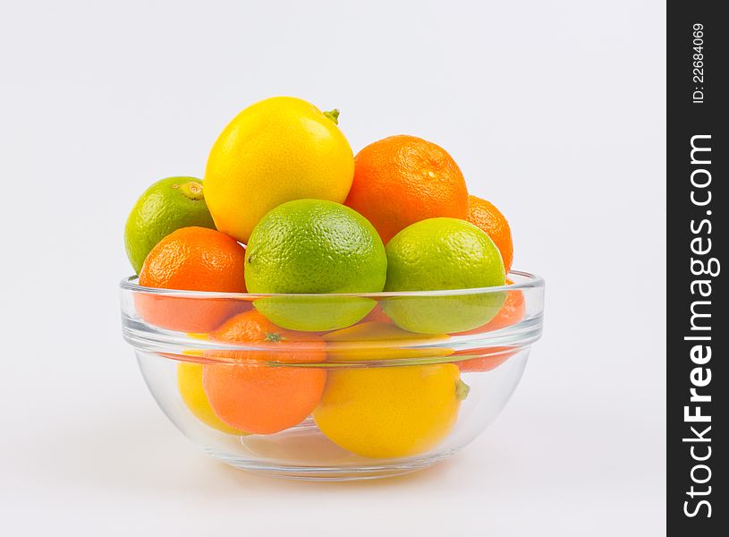 Citrus fruits in the bowl