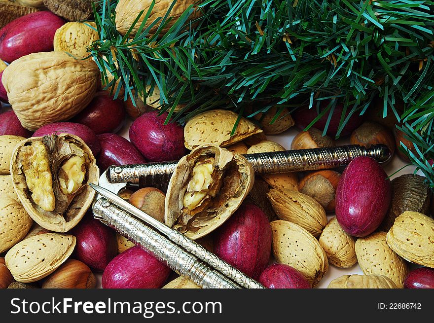 Christmas Mixed Nuts with Nut Crackers
