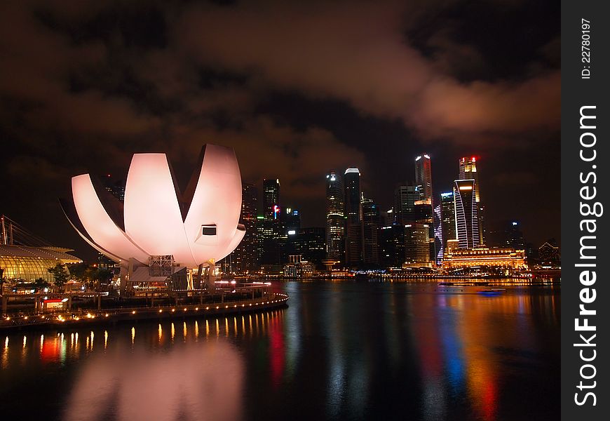 SINGAPORE - JAN 1,2012 : The Marina Bay waterfront Jan 1,2012 in Singapore.