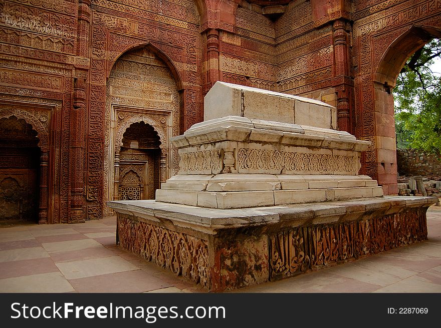 Old tomb near Q'tab minar, New Delhi