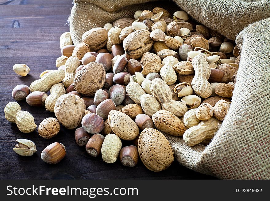 Snack of nut,pistachio,walnut,peanut,almond and hazelnut. Snack of nut,pistachio,walnut,peanut,almond and hazelnut