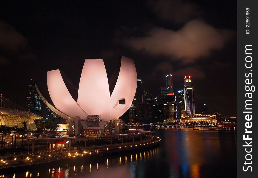 SINGAPORE - JAN 1,2012 : The Marina Bay waterfront Jan 1,2012 in Singapore.