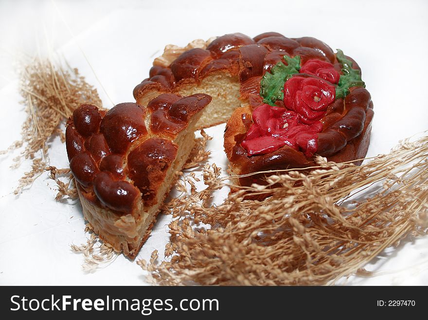 A round sponge cake for dessert