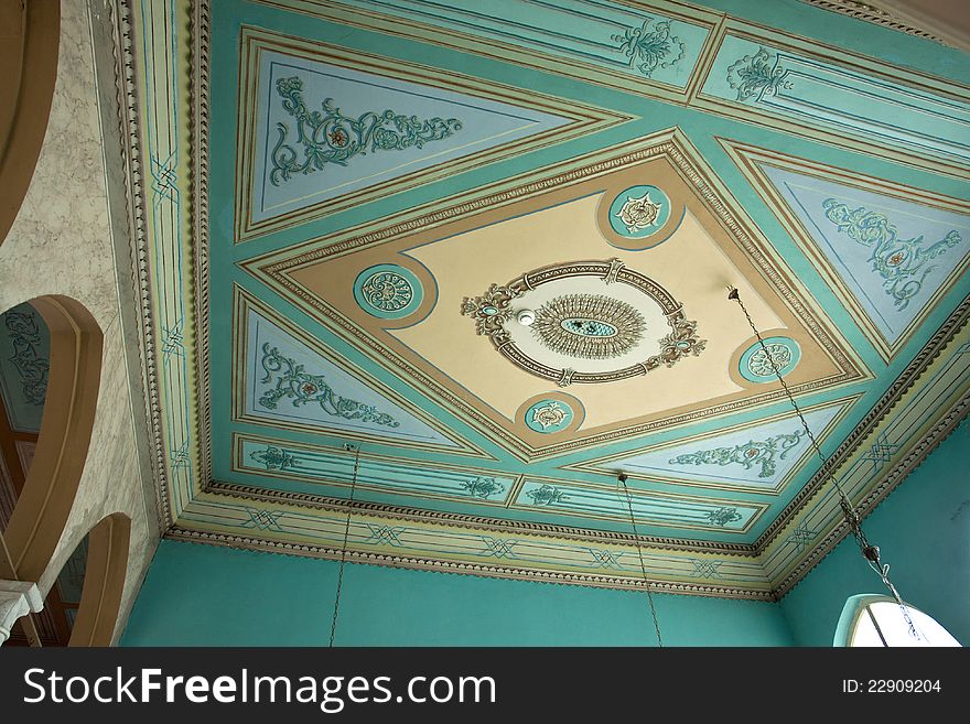 Clasica lbeautiful design handcraft ceiling fresco Oriental Arab style. Clasica lbeautiful design handcraft ceiling fresco Oriental Arab style