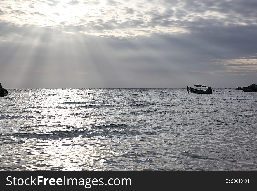 Rays of the sun at dawn, the island of Koh Lipe, Thailand, Southeast Asia