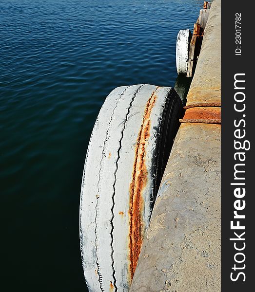 Used tires make great ship to shore buffer. Used tires make great ship to shore buffer