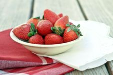 Bowl Of Strawberries Royalty Free Stock Photography