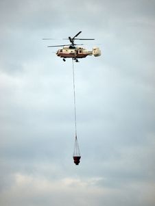 Helicopter Fighting Fire Royalty Free Stock Photos