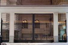 Imposing Gates At Night Royalty Free Stock Images Imposing Gates At Night Royalty Free Stock Images