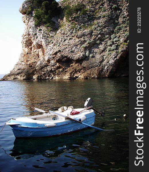 A boat in a cove