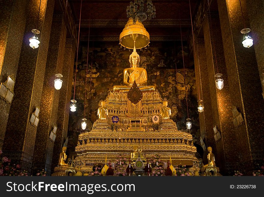 Golden buddha statue at wat pho Thailand