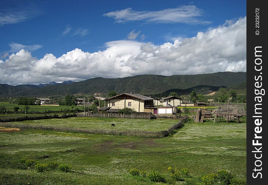 A dwellings on the fild of Tibet. A dwellings on the fild of Tibet.