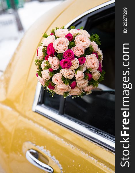 Wedding bouquet of limousine