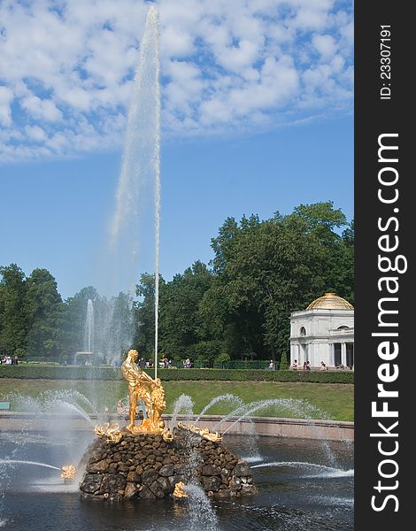 Samson Fountain,  Pertergof, Saint-Petersburg