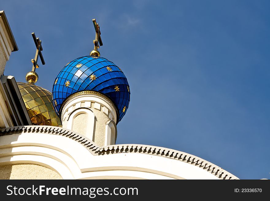 Russian churches are almost always brightly decorated. Stand out of the dome. They are often coated with a special gold or painted in bright colors. It is believed that because they are becoming more visible to God. Russian churches are almost always brightly decorated. Stand out of the dome. They are often coated with a special gold or painted in bright colors. It is believed that because they are becoming more visible to God.