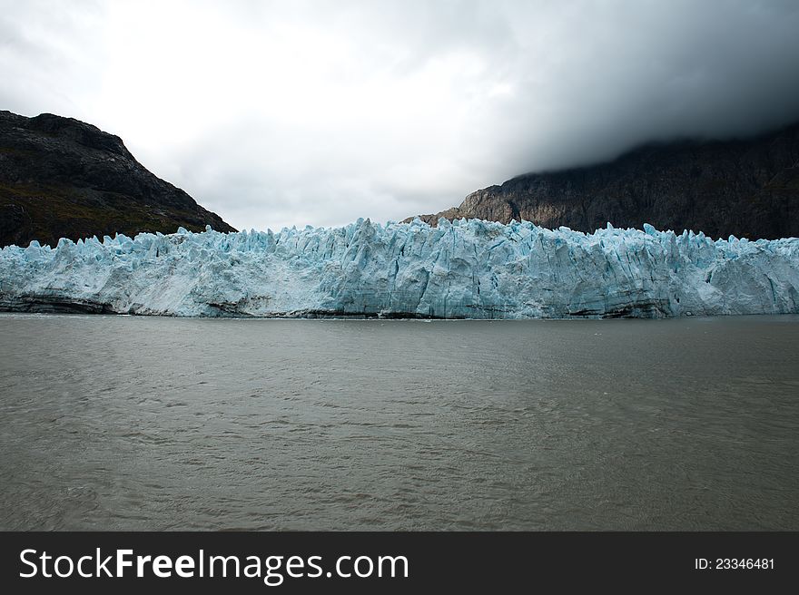 Glacier in national glacier bay park, alaska