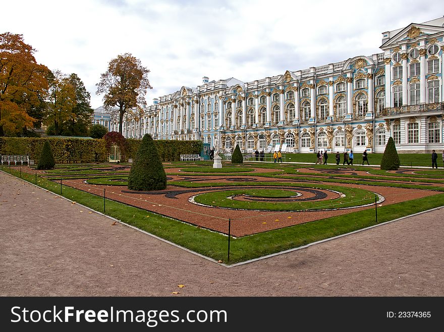 Garden in catherine s palace