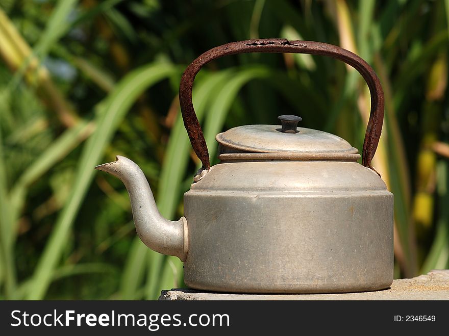 Old kettle at the gardens