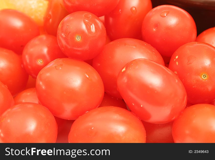Picture of a group of tomatoes