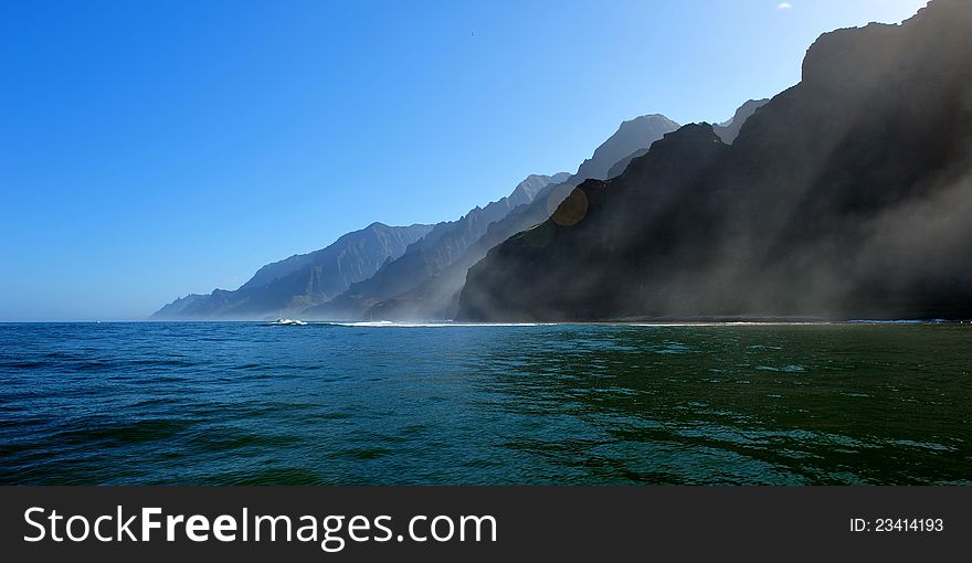 Rugged Napali Coastline of Kauai, Hawaii, USA.