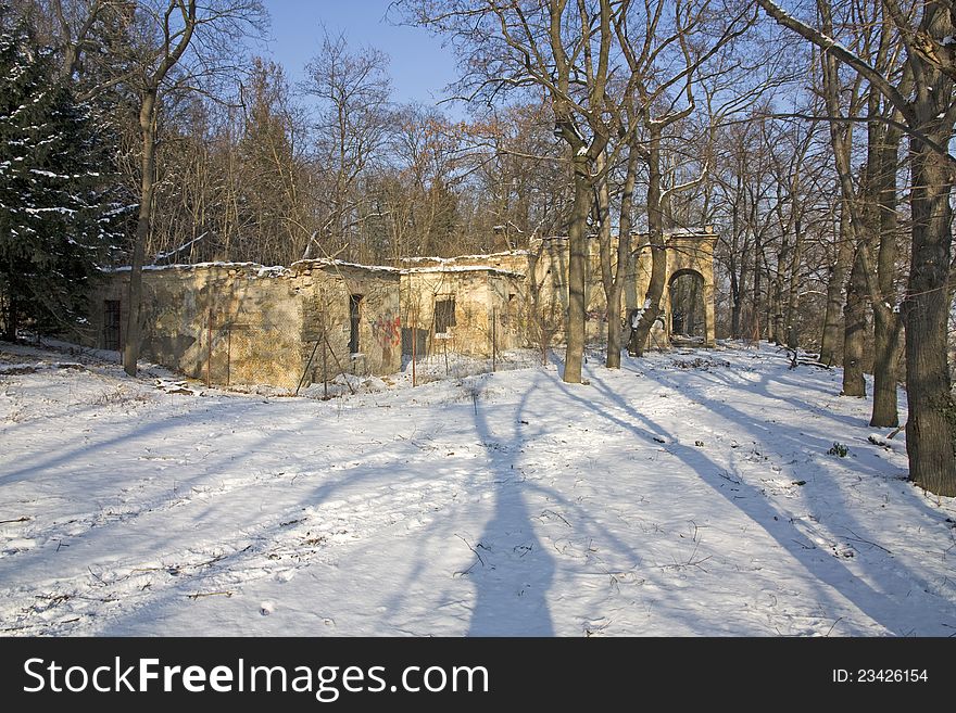 Ruin villa in winter, dilapidated house, fenced villa ruins, dilapidated house in the trees, ruin a sunny day