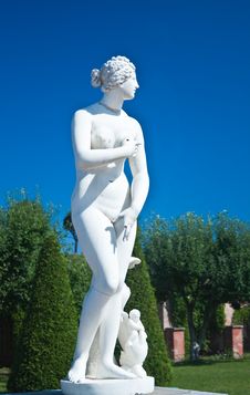 Peterhof. Lower Park. Sculpture Of Venus. Russia Stock Photo Peterhof. Lower Park. Sculpture Of Venus. Russia Stock Photo