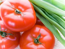 Tomatoes And Onion Royalty Free Stock Photos Tomatoes And Onion Royalty Free Stock Photos