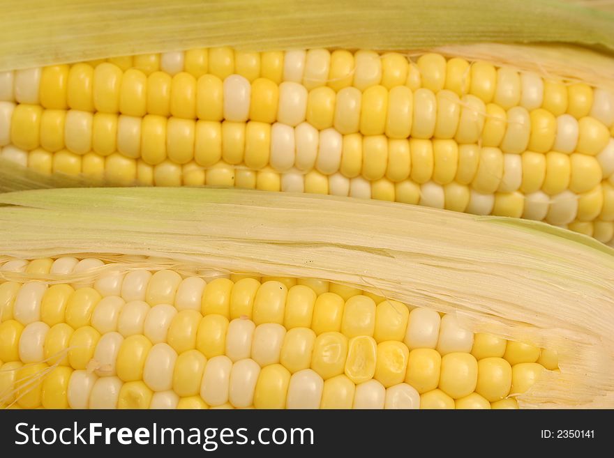 Picture of corn on the cob background