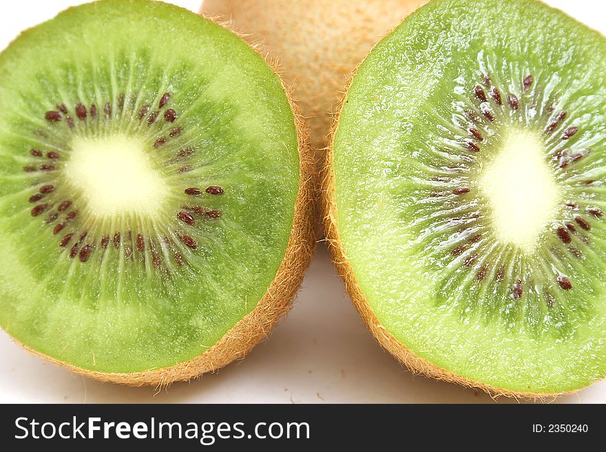 Picture of a couple kiwis upclose