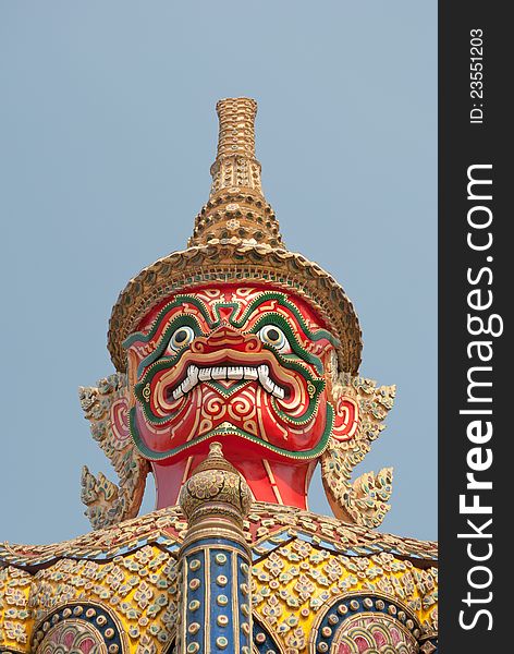 Red Giant S Face In Wat Pra Keaw