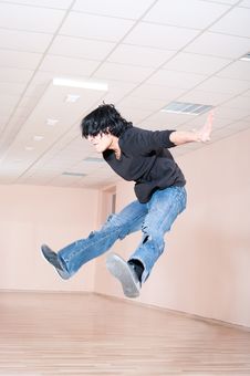 Young Dancer Man Jumping Stock Photography
