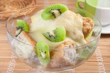 Dessert In Bowl Royalty Free Stock Images Dessert In Bowl Royalty Free Stock Images