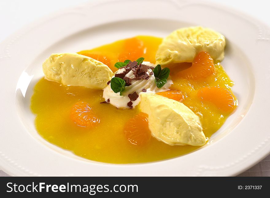 Mandarines with ginger ice cream 1