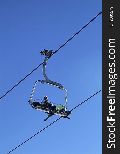 Sky chair-lift bring skyers on top