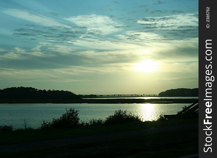 An early morning sunrise in the Carolina sky