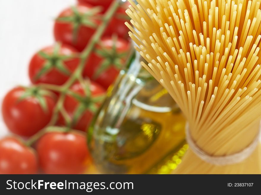 Italian Pasta with tomatoes and olive oil