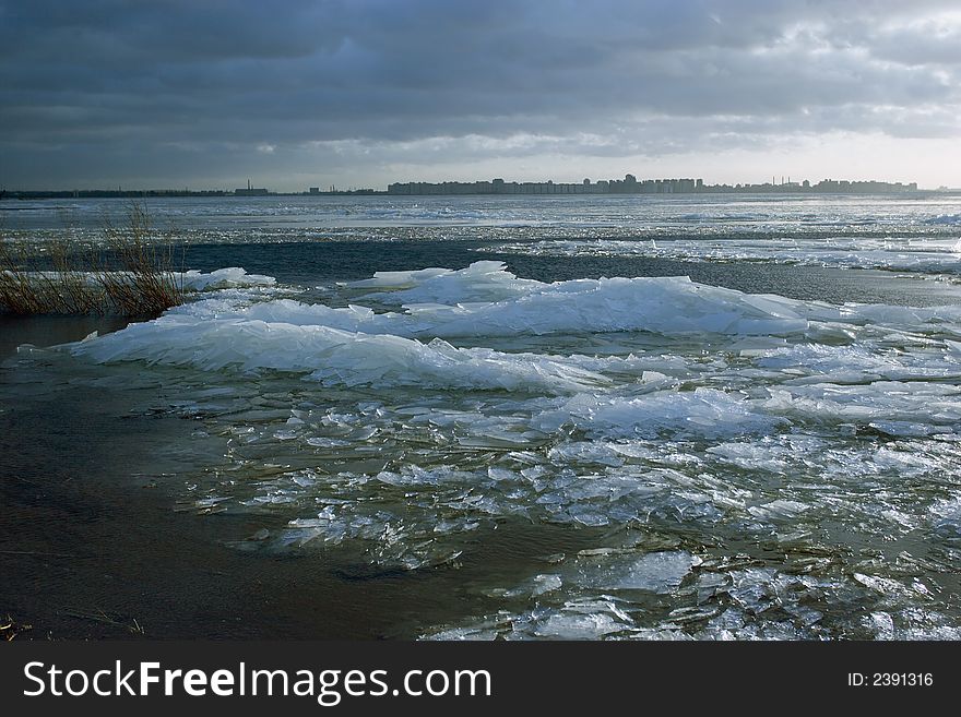 Formation of hummocks on gulf of Finland in a strong wind. Formation of hummocks on gulf of Finland in a strong wind