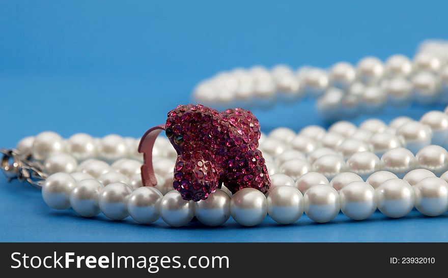 Picture of a Red ring on pearls