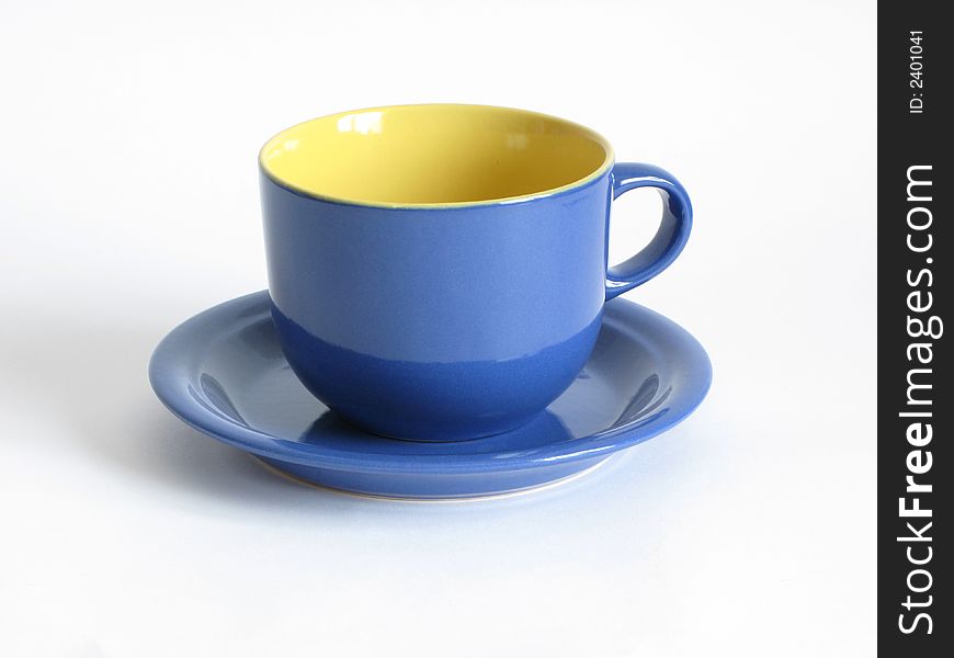 Yellow and blue cup duo