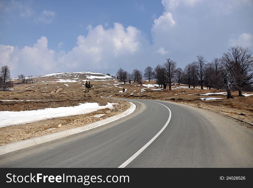 Alpine curved road