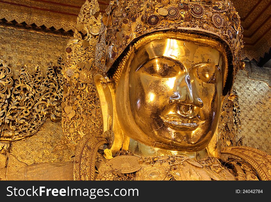 Mahamuni Buddha, Mandalay