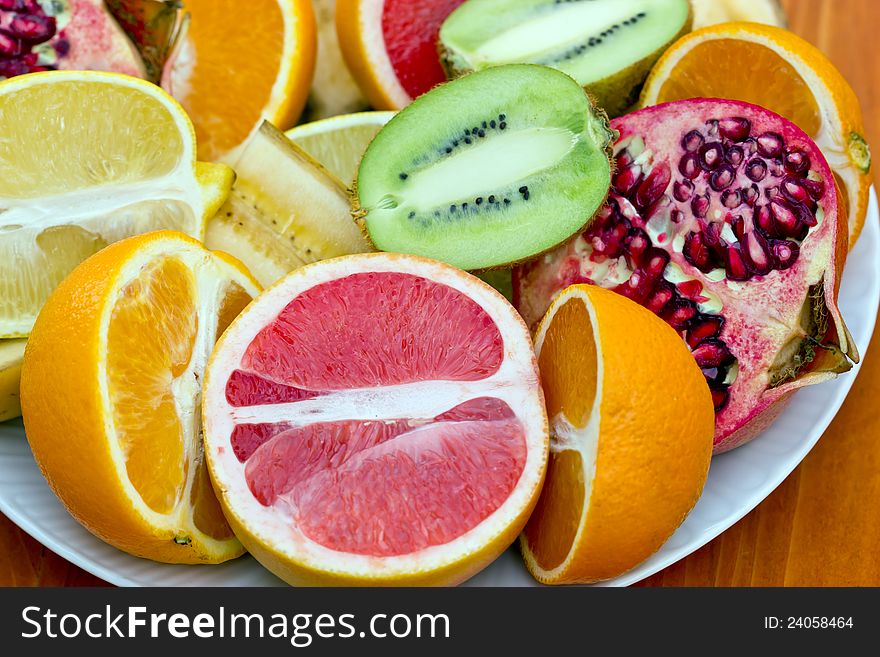 Slicees of fresh tropical fruits
