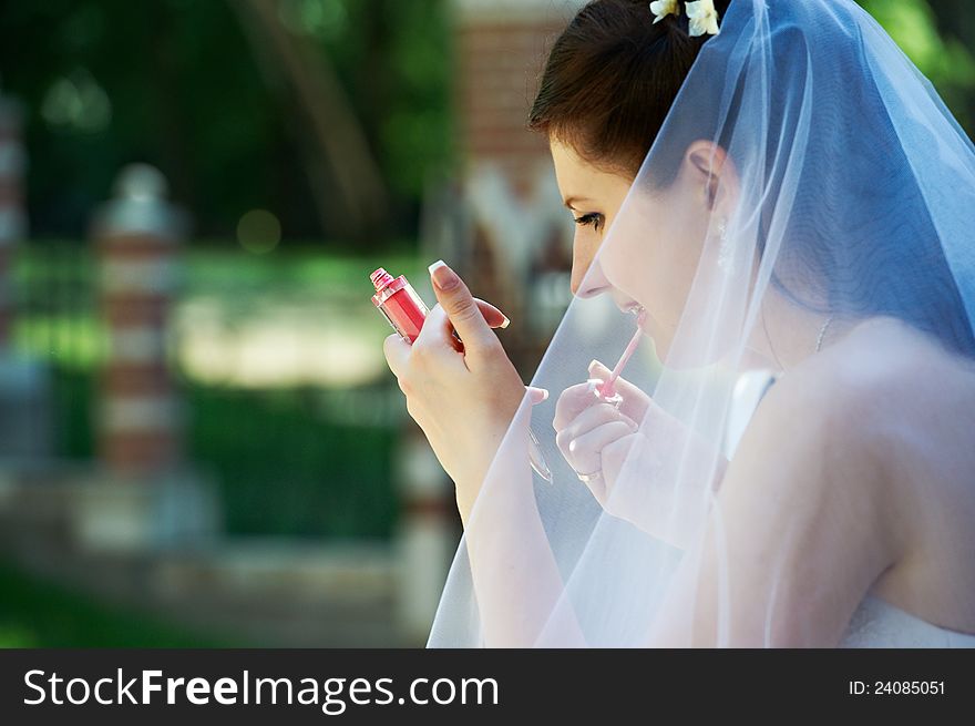 Makeup The Bride In Wedding Walk