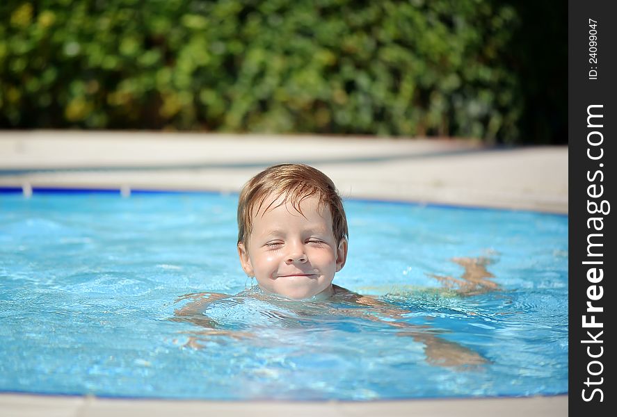 Pleasure in the pool