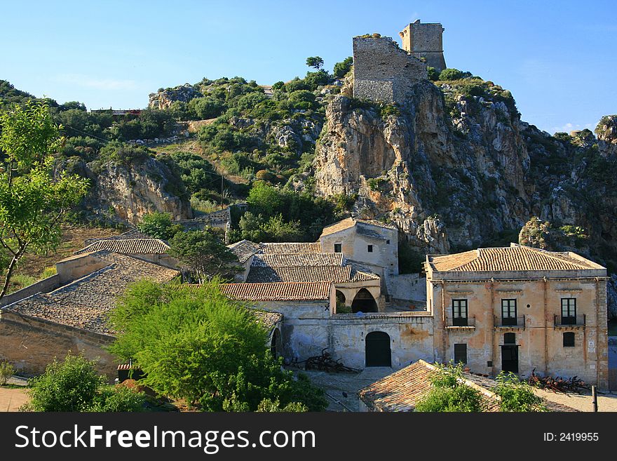 Tuna fishing houses, Sicily