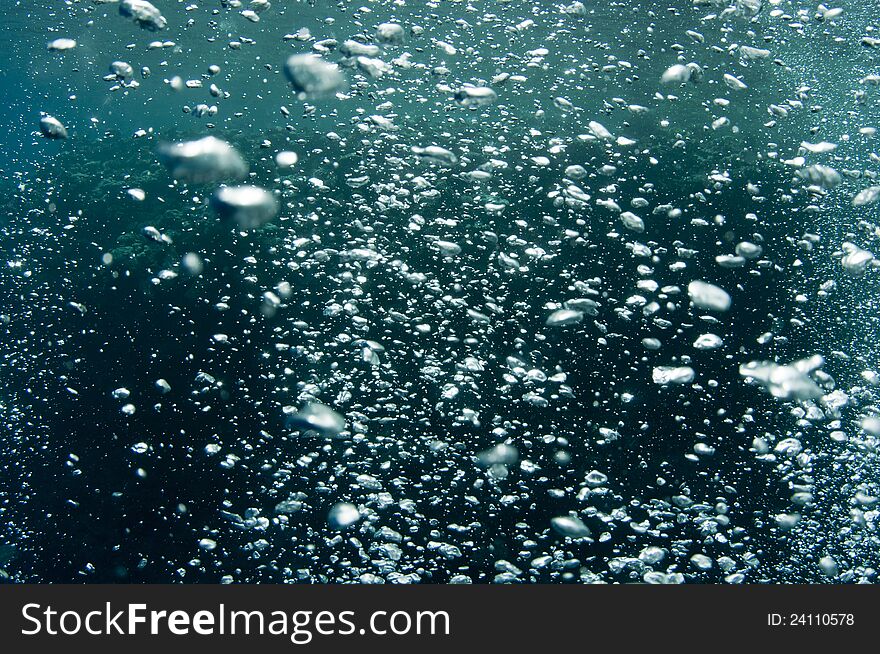 Texture of underwater bubbles in ocean