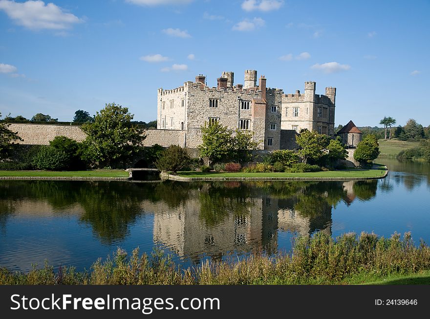 Leeds castle reflections